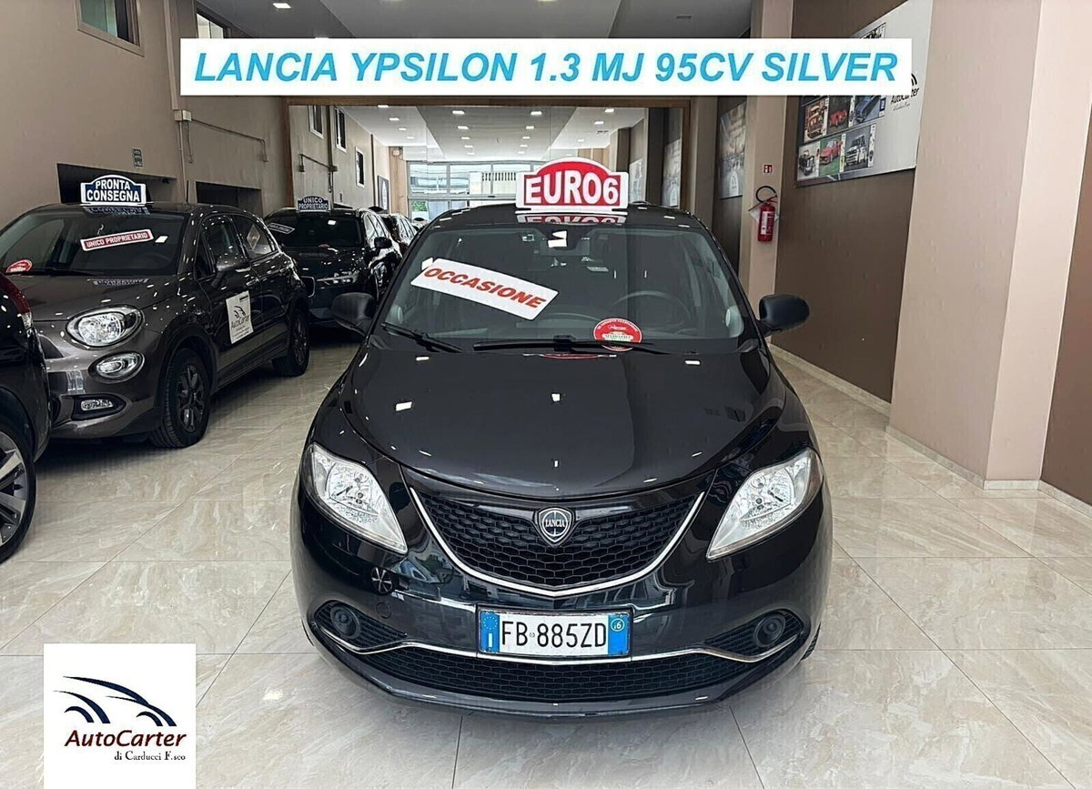 Lancia Ypsilon 1.3 MJT 16V 95 CV 5 porte S&S Silver (2)