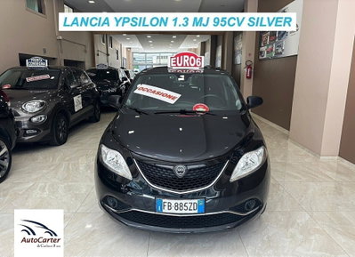 Lancia Ypsilon 1.3 MJT 16V 95 CV 5 porte S&S Silver (2)