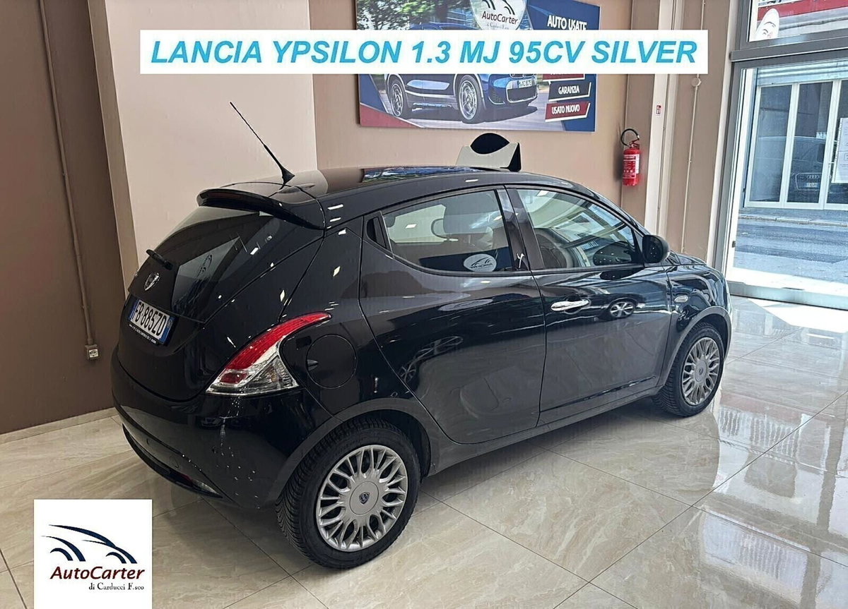 Lancia Ypsilon 1.3 MJT 16V 95 CV 5 porte S&S Silver (4)