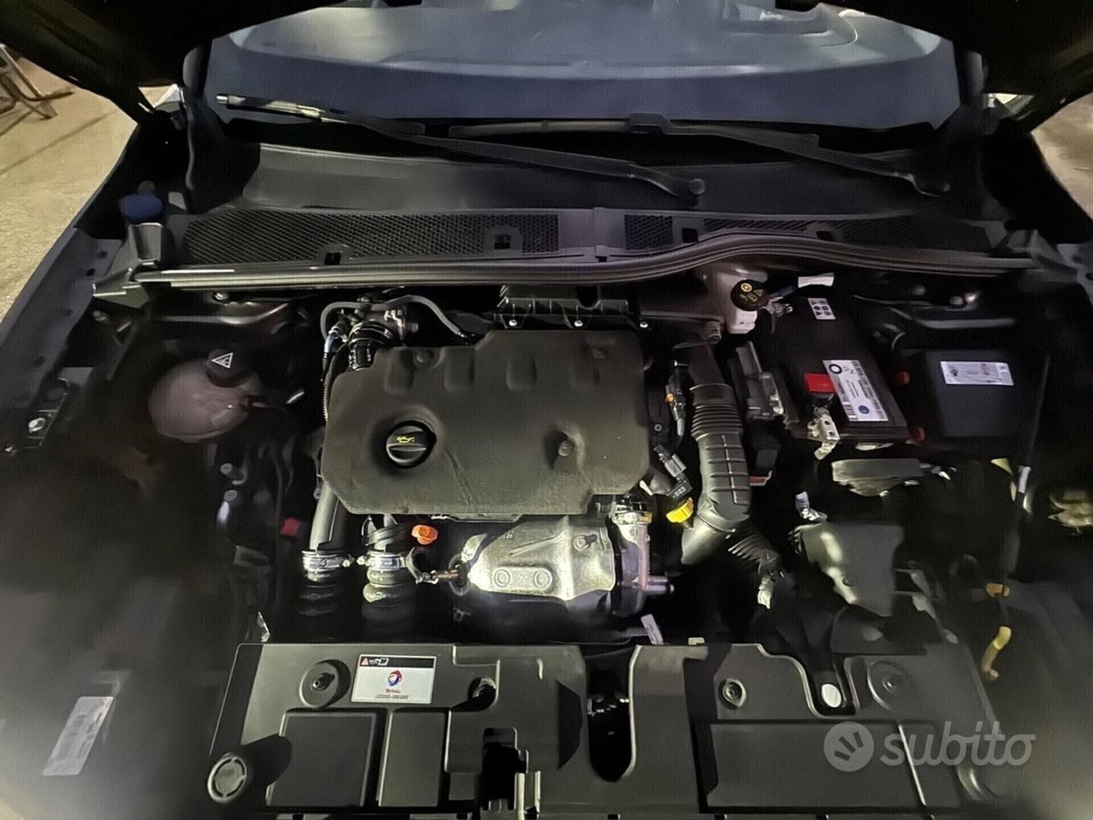 Citroen C4 BlueHDi 130 S&S EAT8 Shine (17)