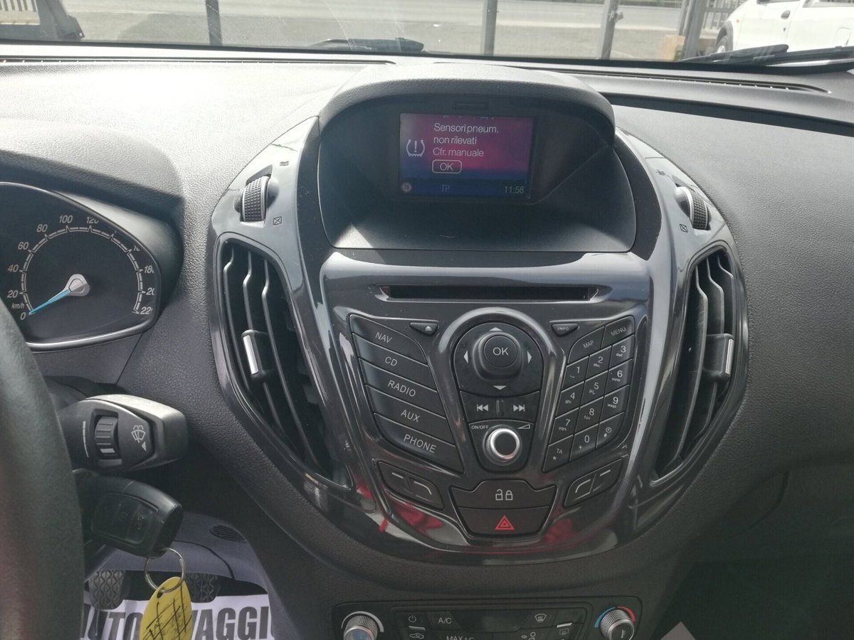 Ford Tourneo Courier 1.0 EcoBoost 100 CV Titanium (10)