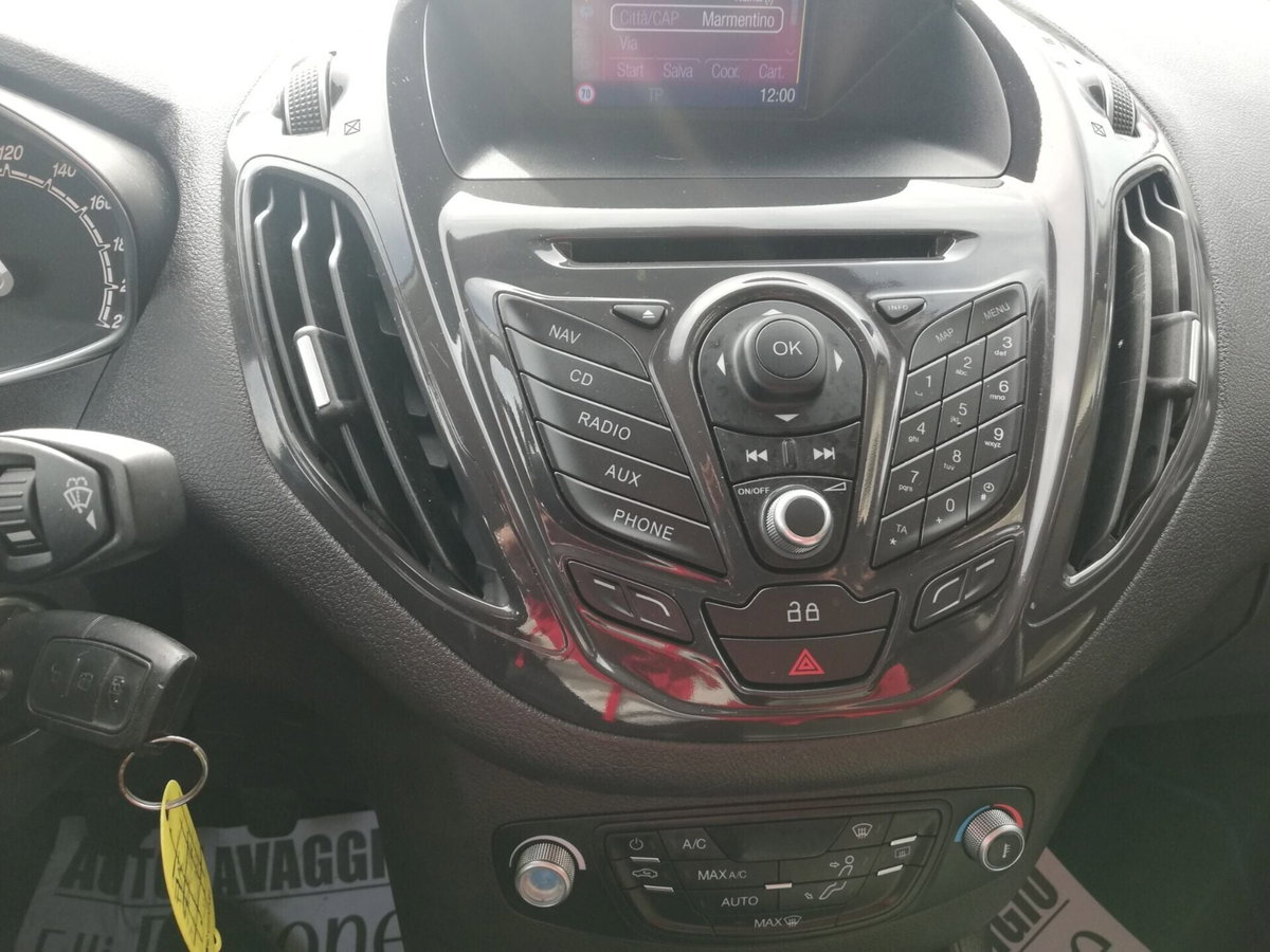 Ford Tourneo Courier 1.0 EcoBoost 100 CV Titanium (15)