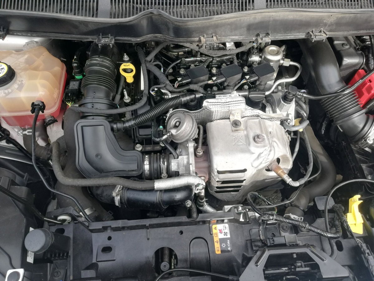 Ford Tourneo Courier 1.0 EcoBoost 100 CV Titanium (20)