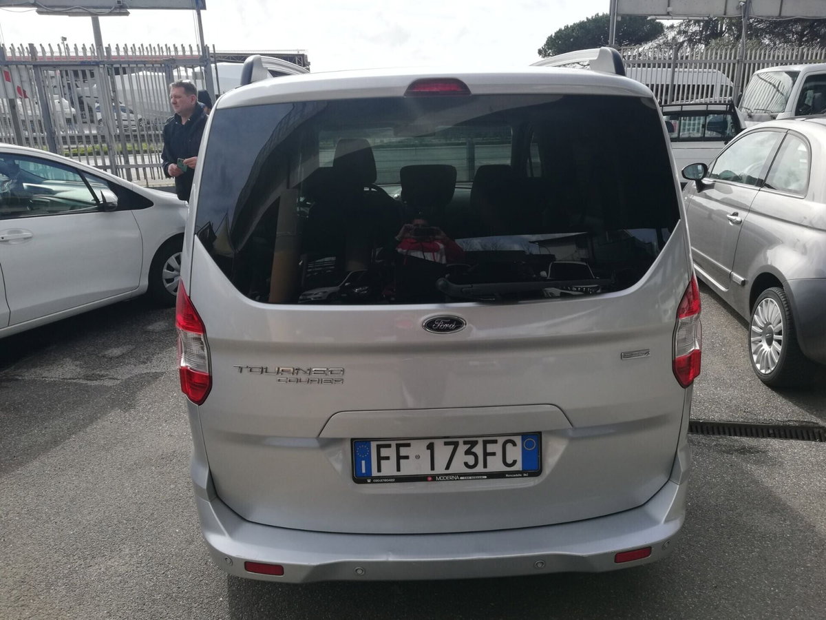 Ford Tourneo Courier 1.0 EcoBoost 100 CV Titanium (5)