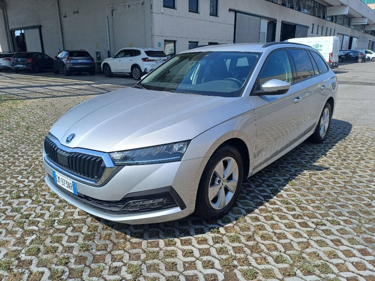 Skoda Octavia Station Wagon 2.0 TDI EVO SCR DSG Wagon Executive (2)
