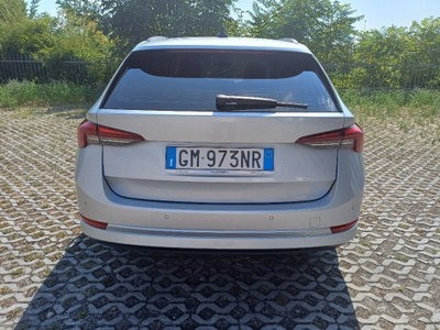Skoda Octavia Station Wagon 2.0 TDI EVO SCR DSG Wagon Executive (3)