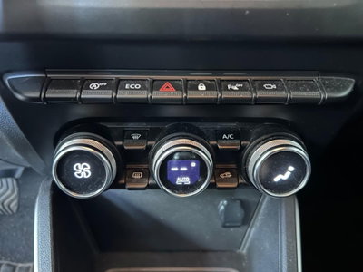 Dacia Duster 1.0 TCe 100 CV ECO-G 4x2 15th Anniversary (12)
