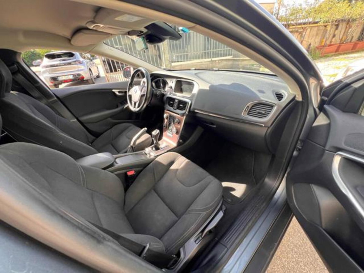 Volvo V40 Cross Country D2 Business (13)