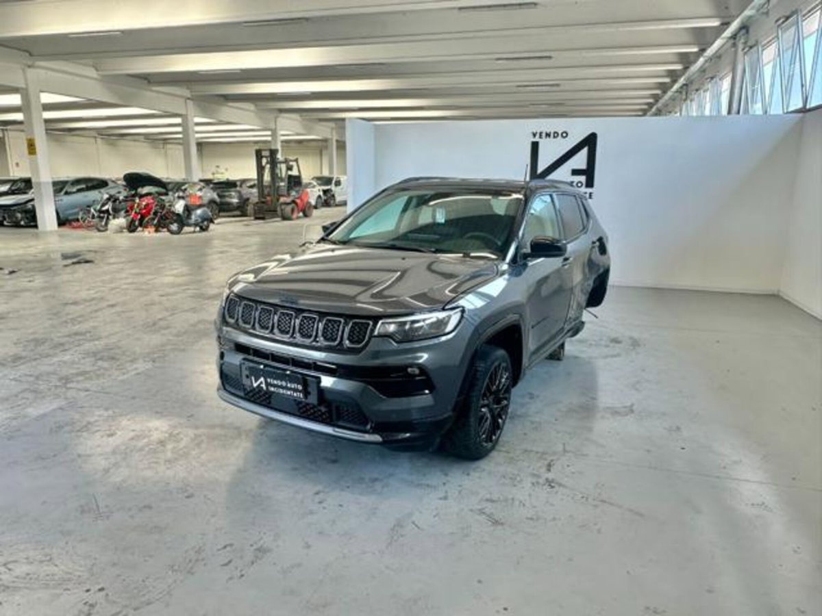 Jeep Compass 1.3 T4 240CV PHEV AT6 4xe S (3)