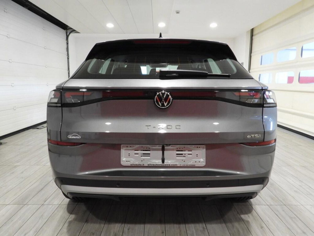 Volkswagen T-Roc 1.5 tsi Life dsg (5)
