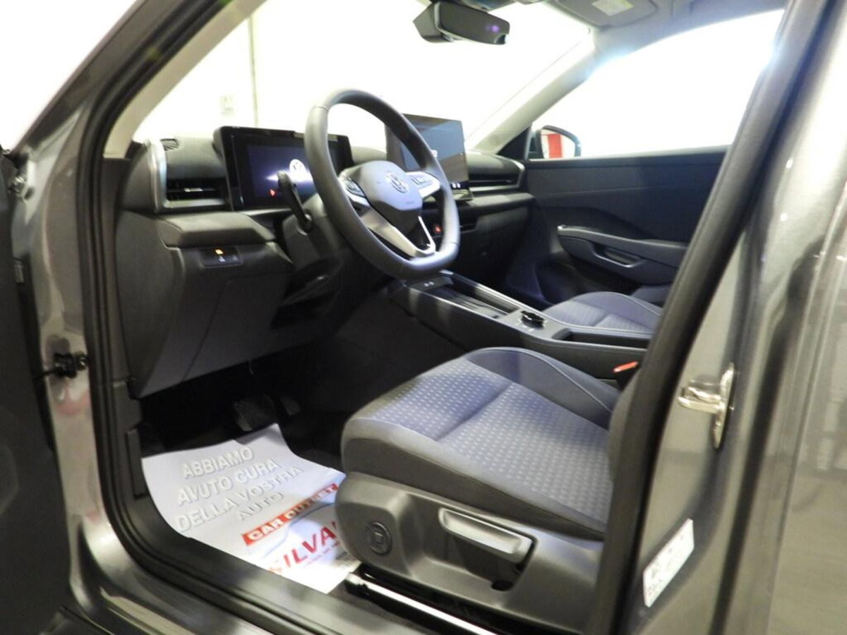 Volkswagen T-Roc 1.5 tsi Life dsg (9)