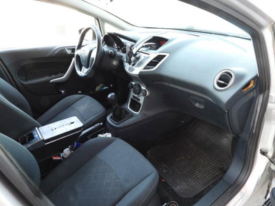 Ford Fiesta Ikon 1.4 TDCi 70CV 5 porte (10)