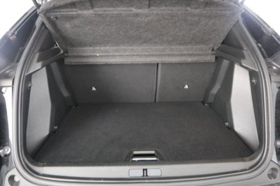 Peugeot 2008 PureTech 130 S&S EAT8 GT Pack (6)