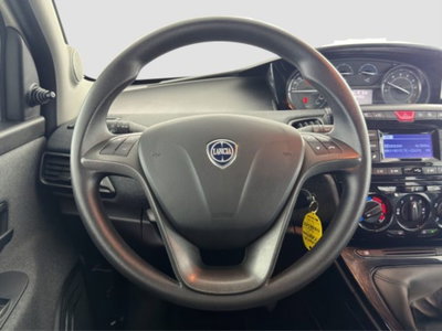 Lancia Ypsilon 1.0 FireFly 5 porte S&S Hybrid Silver Plus (13)