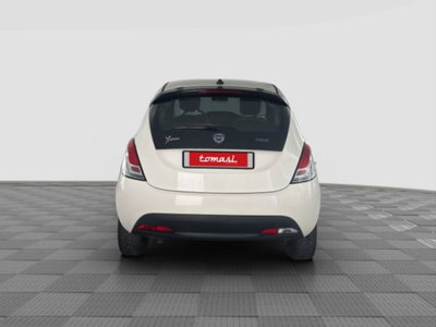 Lancia Ypsilon 1.0 FireFly 5 porte S&S Hybrid Silver Plus (4)
