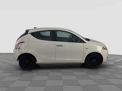 Lancia Ypsilon 1.0 FireFly 5 porte S&S Hybrid Silver Plus (6)