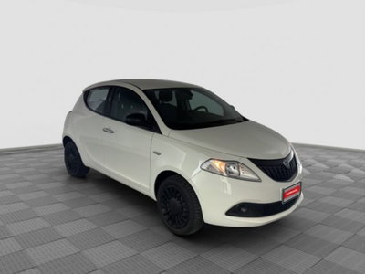 Lancia Ypsilon 1.0 FireFly 5 porte S&S Hybrid Silver Plus (7)