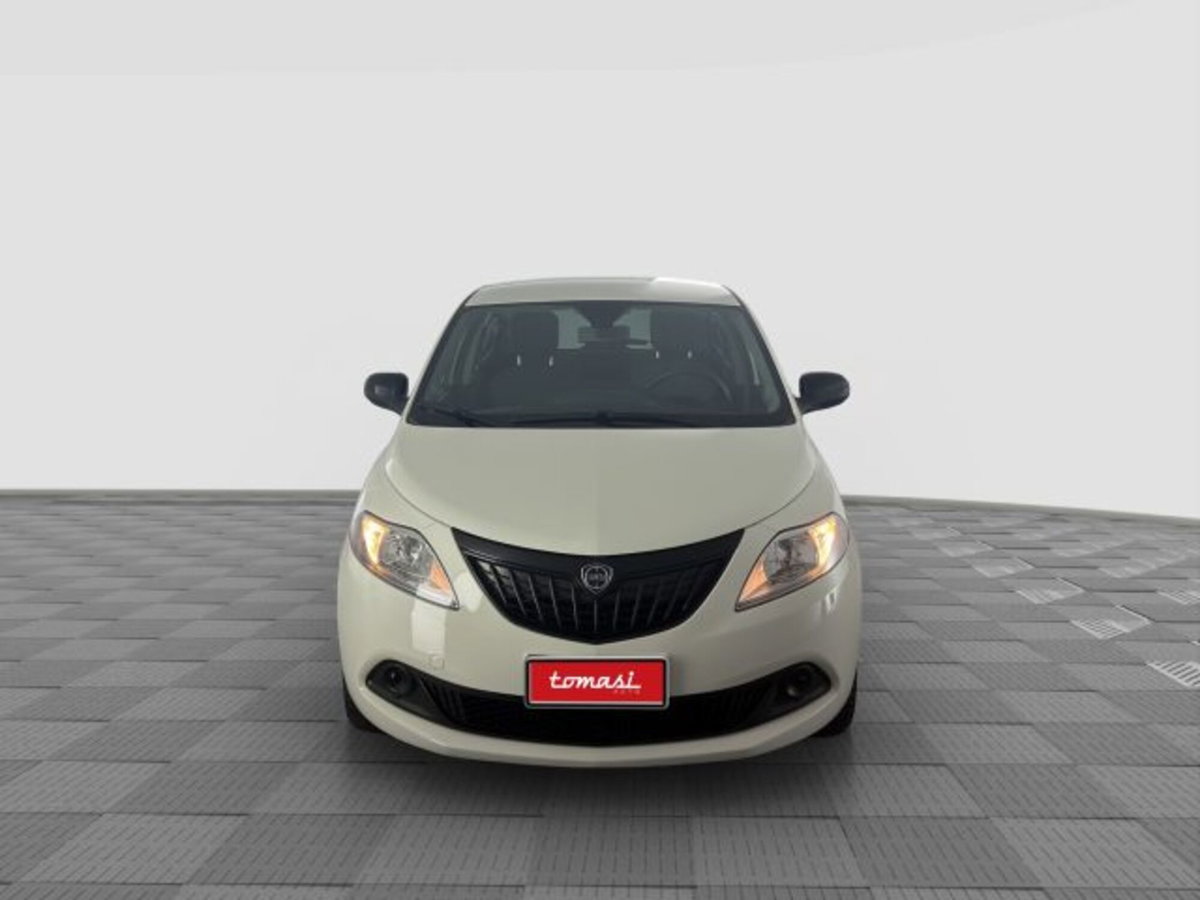 Lancia Ypsilon 1.0 FireFly 5 porte S&S Hybrid Silver Plus (8)