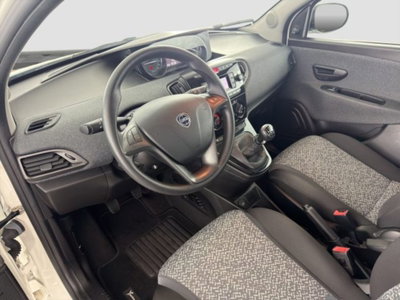 Lancia Ypsilon 1.0 FireFly 5 porte S&S Hybrid Silver Plus (9)