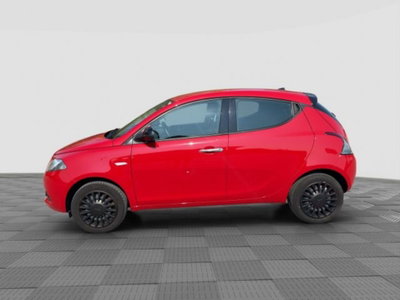 Lancia Ypsilon 1.0 FireFly 5 porte S&S Hybrid Silver Plus (2)