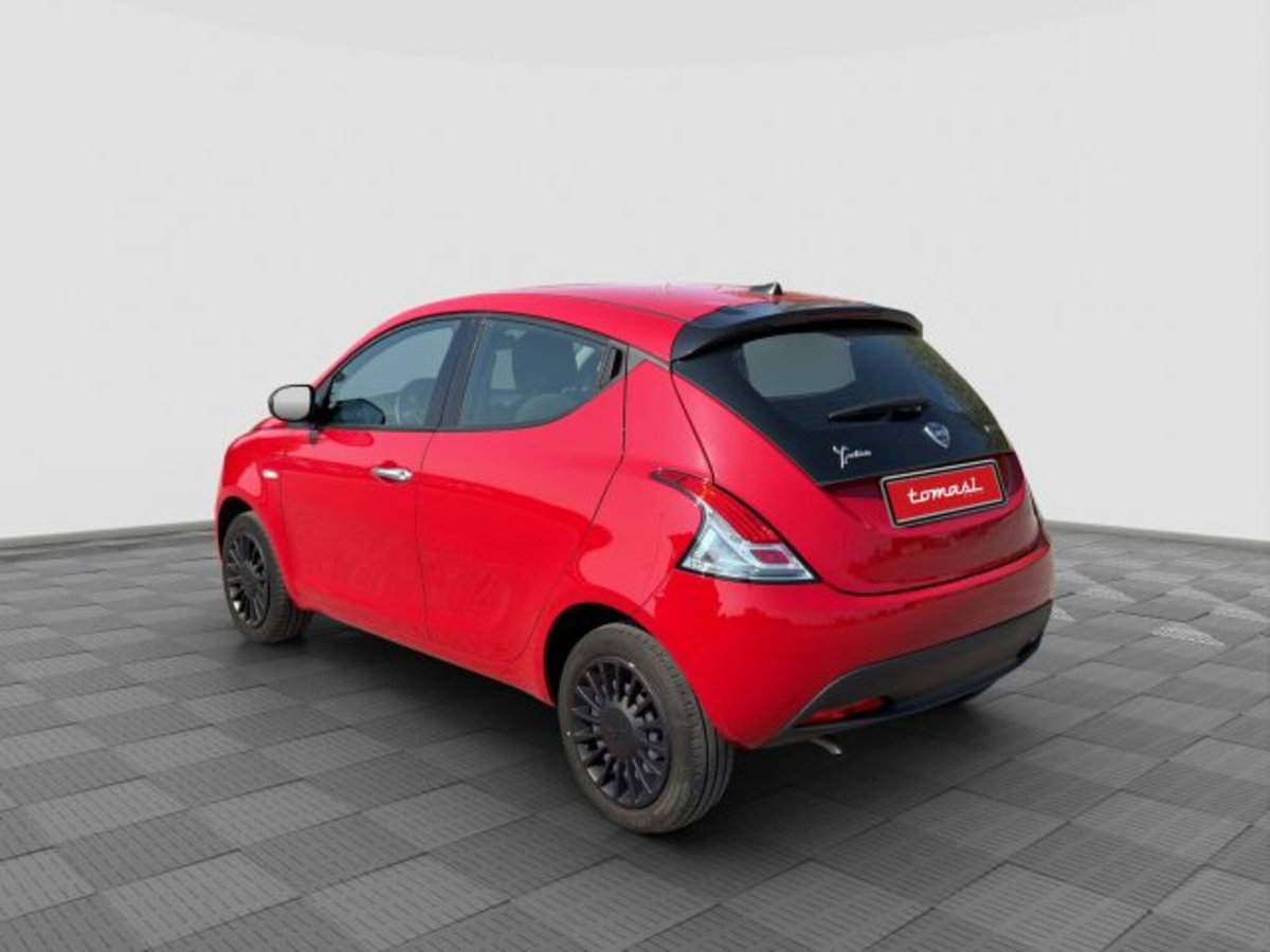 Lancia Ypsilon 1.0 FireFly 5 porte S&S Hybrid Silver Plus (3)