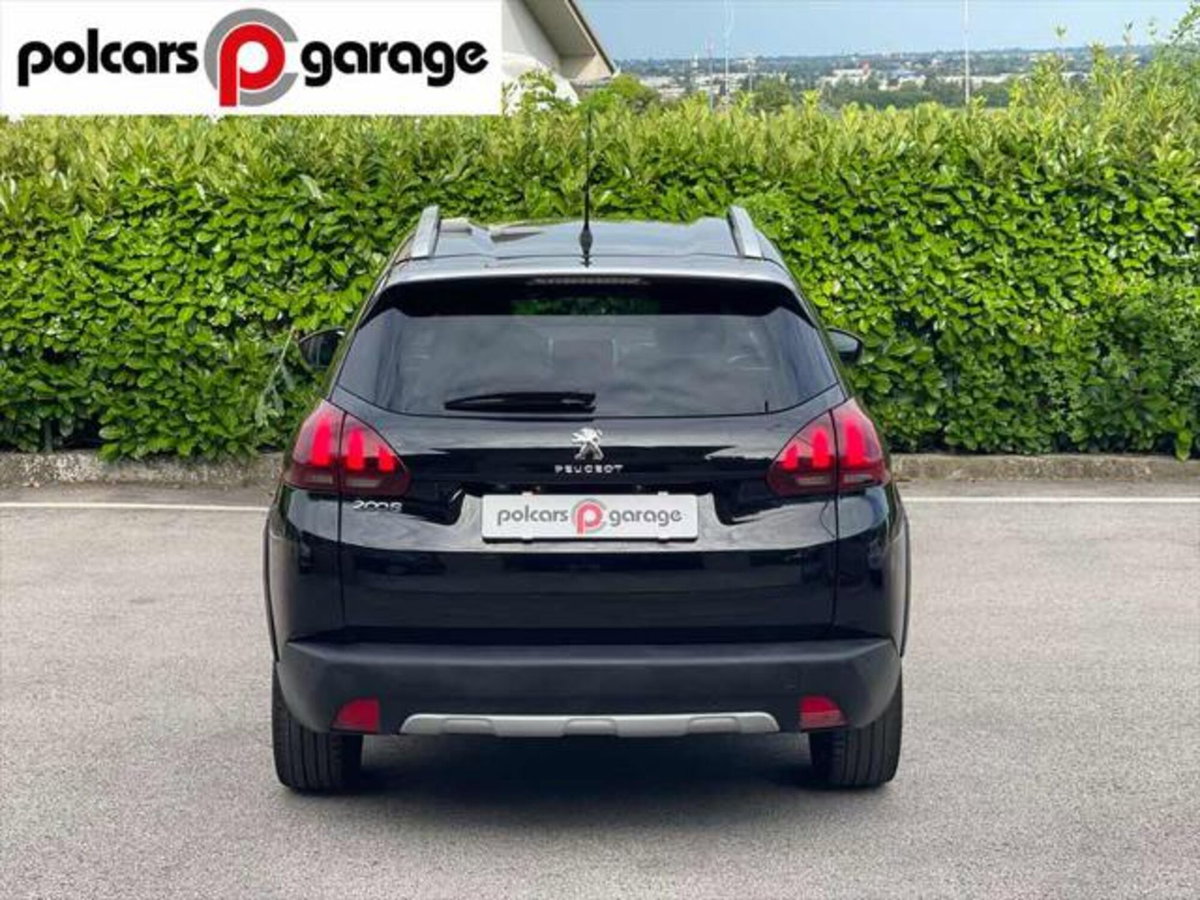 Peugeot 2008 120 S&S Black Matt (5)