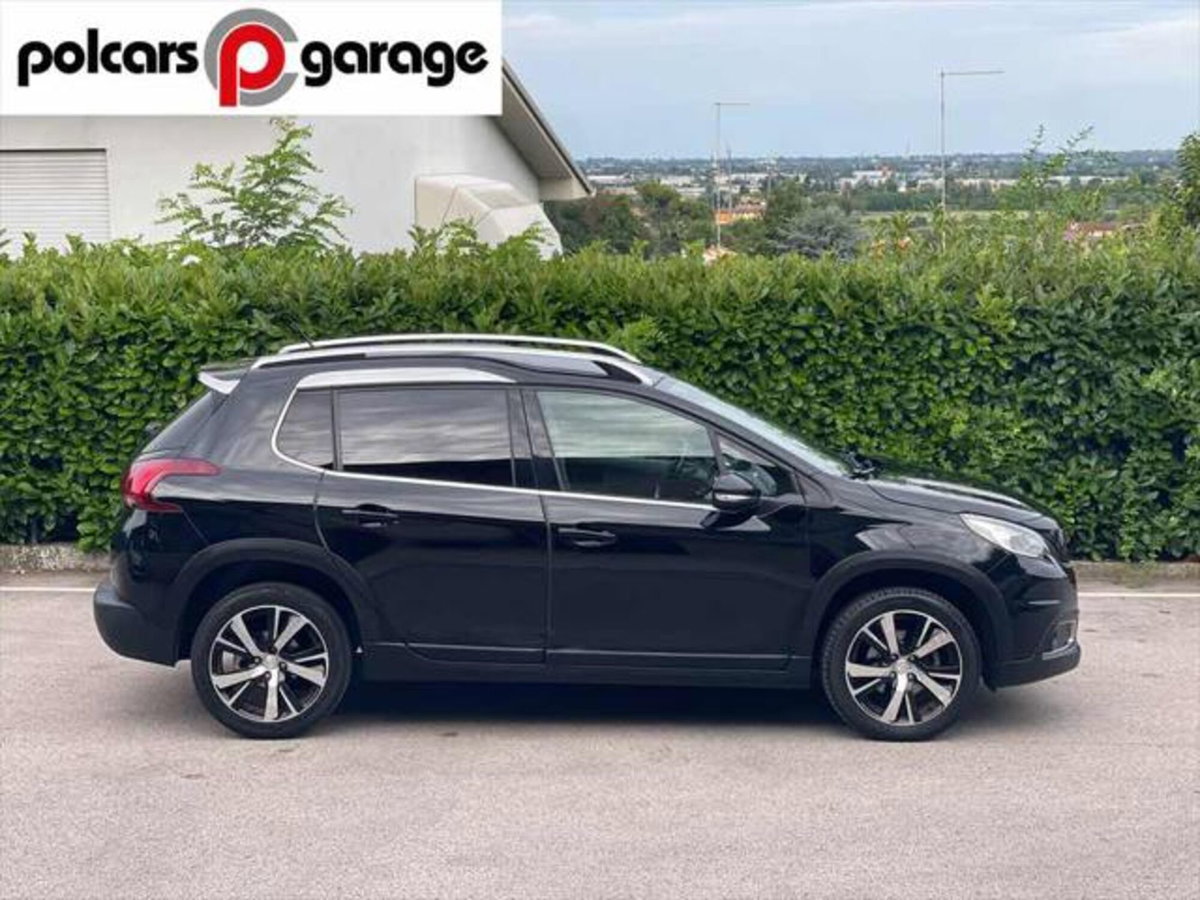 Peugeot 2008 120 S&S Black Matt (6)