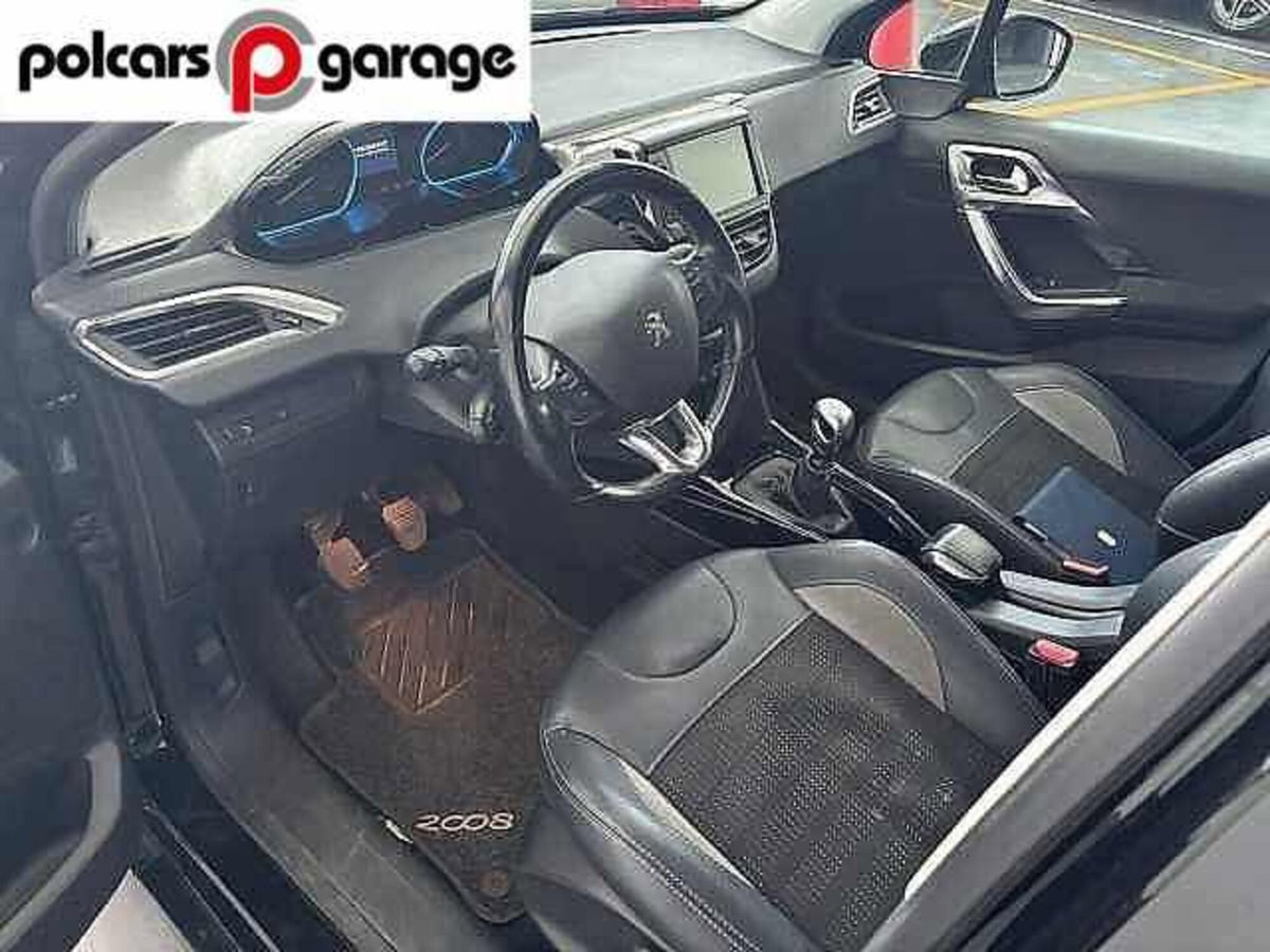 Peugeot 2008 120 S&S Black Matt (9)