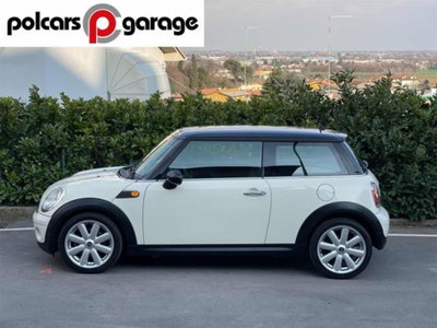 MINI Mini 1.6 16V Cooper (2)