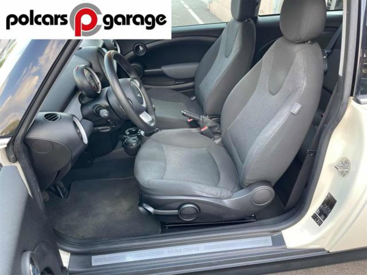 MINI Mini 1.6 16V Cooper (7)
