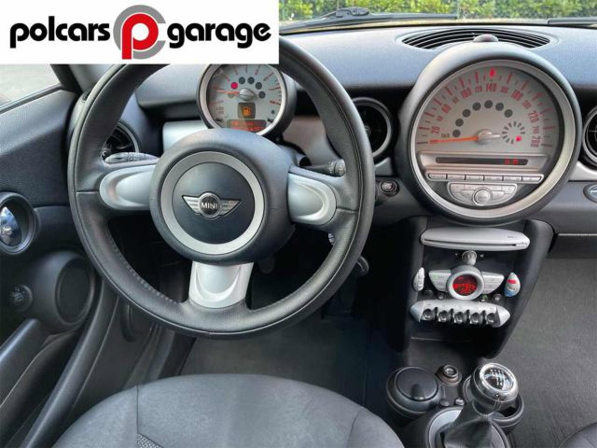 MINI Mini 1.6 16V Cooper (9)