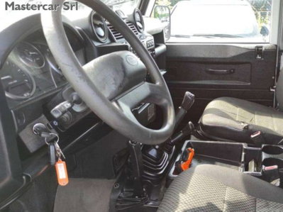 Land Rover Defender 90 2.2 TD4 S.W. E Pack Expedition N1 (14)