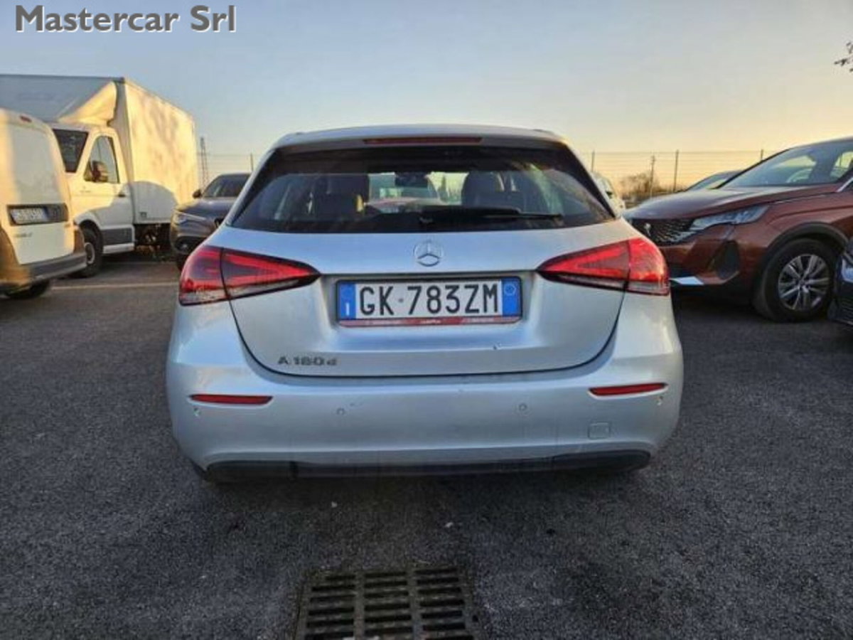 Mercedes-Benz Classe A 180 d AMG Line Premium Plus auto (4)