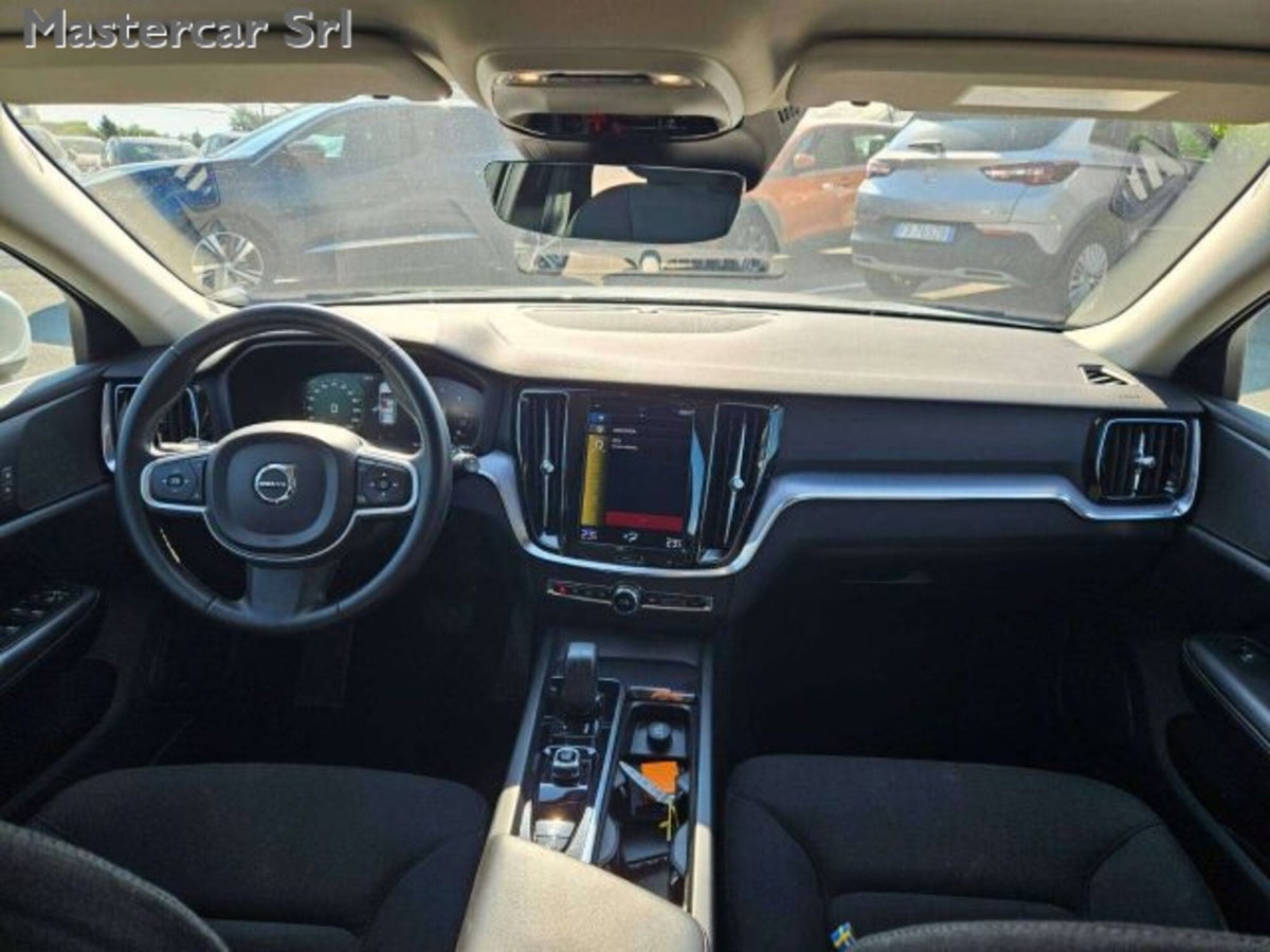 Volvo V60 2.0 b4 Essential auto (11)