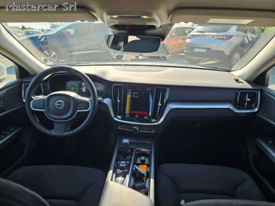 Volvo V60 2.0 b4 Essential auto (11)