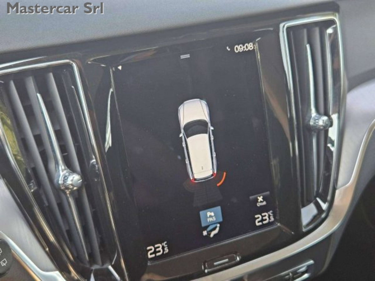 Volvo V60 2.0 b4 Essential auto (12)