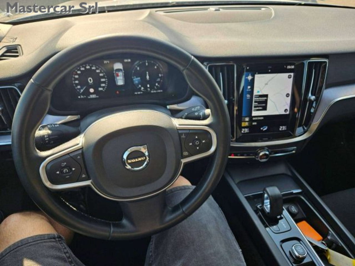 Volvo V60 2.0 b4 Essential auto (13)