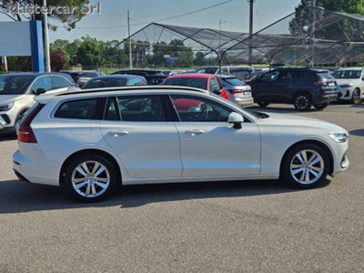 Volvo V60 2.0 b4 Essential auto (6)