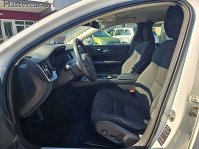 Volvo V60 2.0 b4 Essential auto (9)