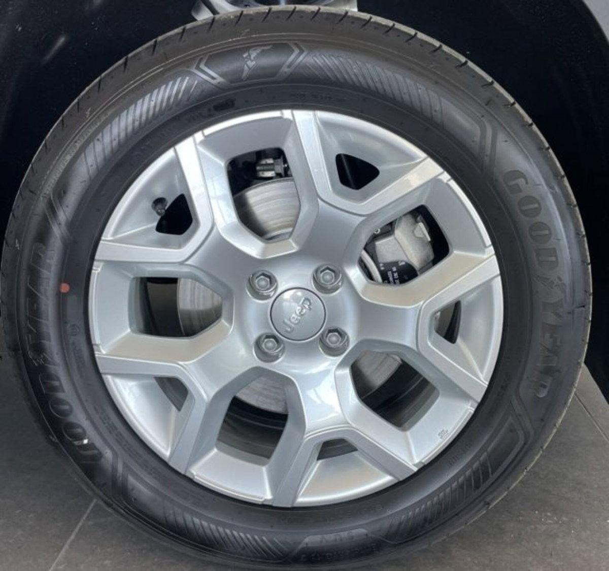 Jeep Avenger 1.2 turbo Altitude fwd 100cv (18)