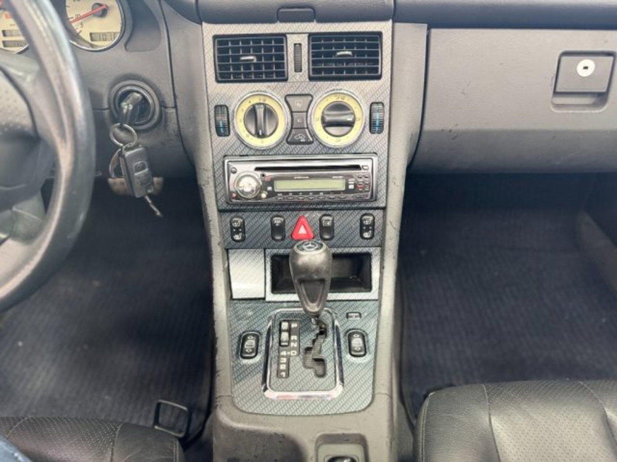 Mercedes-Benz SLK 200 cat (16)