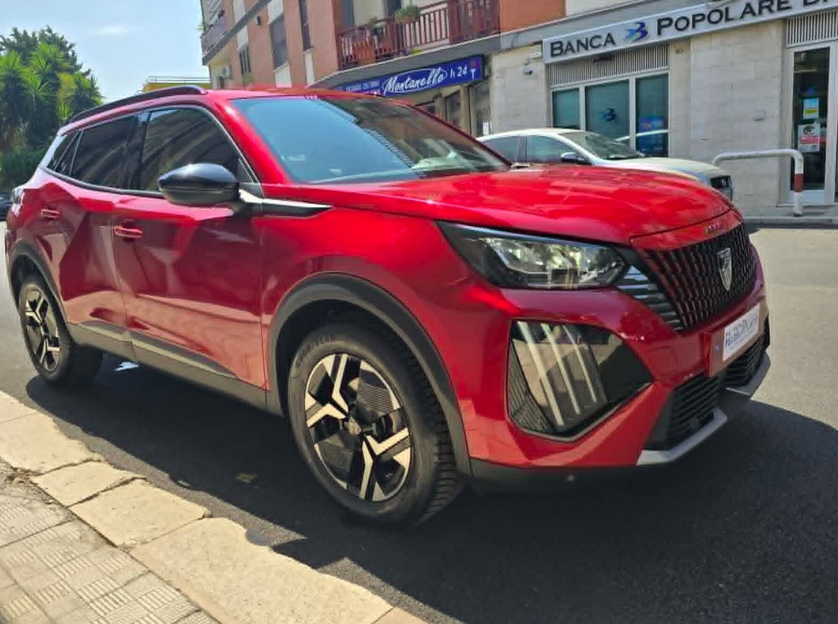 Peugeot 2008 1.2 turbo Allure 100cv (3)