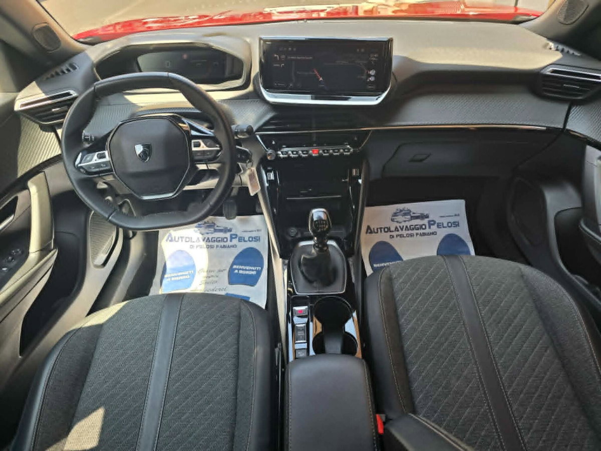 Peugeot 2008 1.2 turbo Allure 100cv (6)