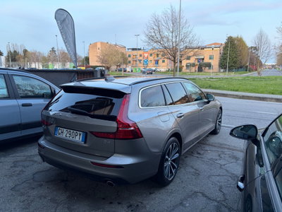 Volvo V60 B4 Geartronic Momentum Business Pro (3)