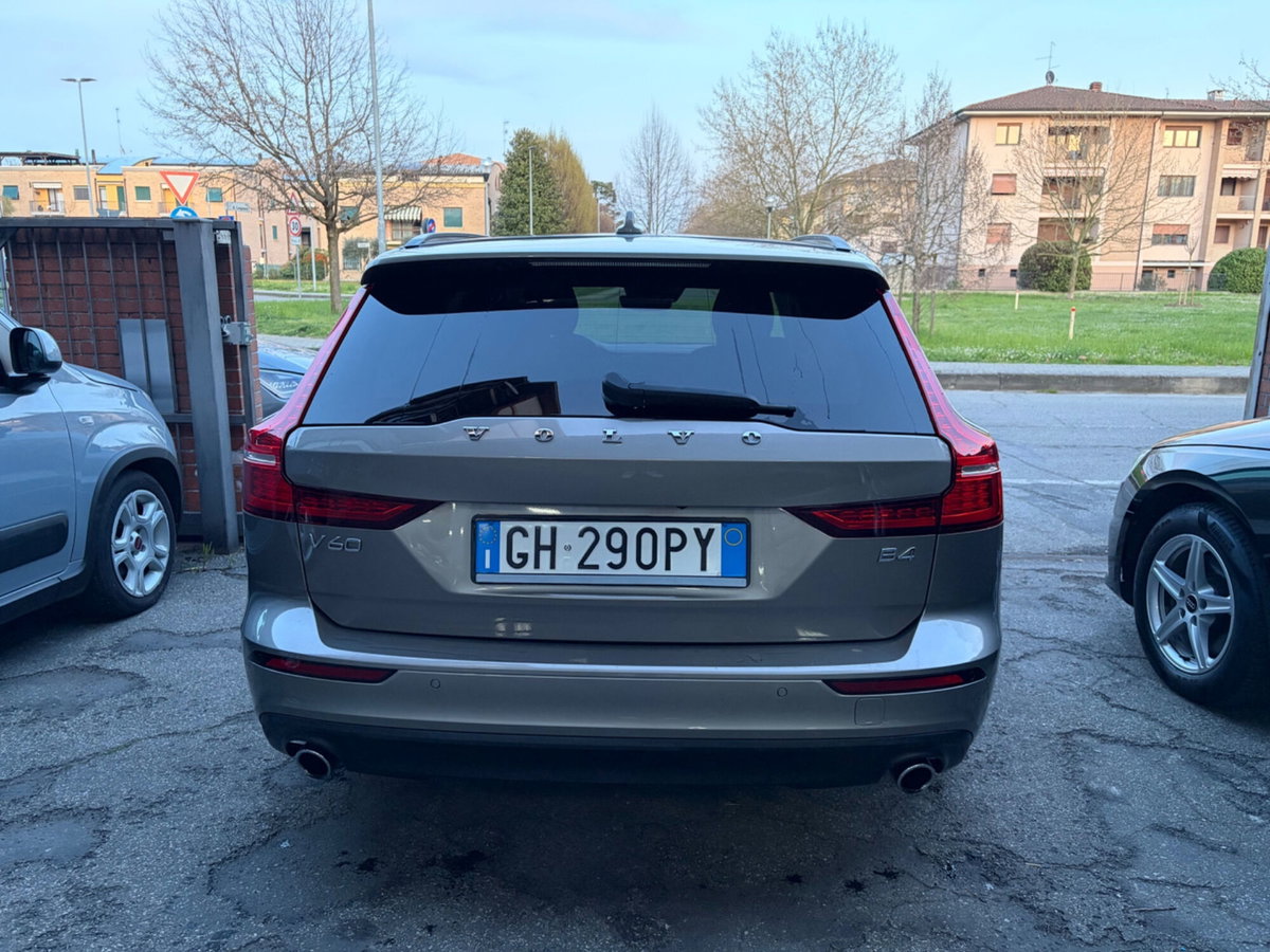 Volvo V60 B4 Geartronic Momentum Business Pro (4)