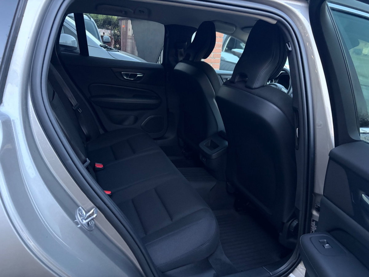 Volvo V60 B4 Geartronic Momentum Business Pro (5)