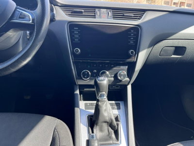 Skoda Octavia Station Wagon 1.6 TDI CR 115 CV Wagon Executive (14)