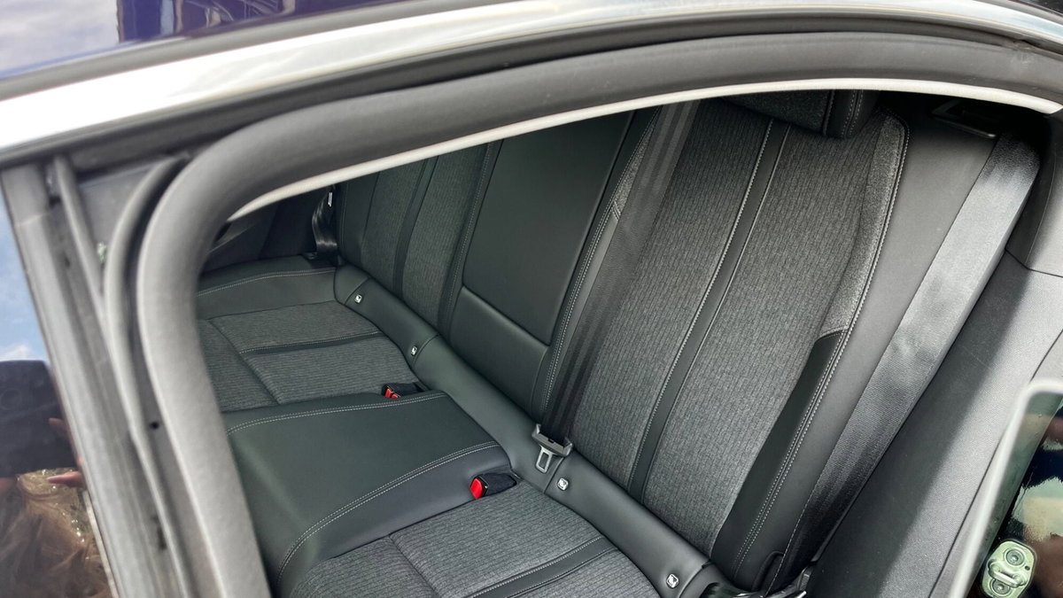 Peugeot 508 SW PureTech Turbo 180 Stop&Start EAT8 Allure Pack (8)