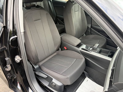 Audi A4 Avant 30 TDI/136 CV S tronic Business Advanced (12)