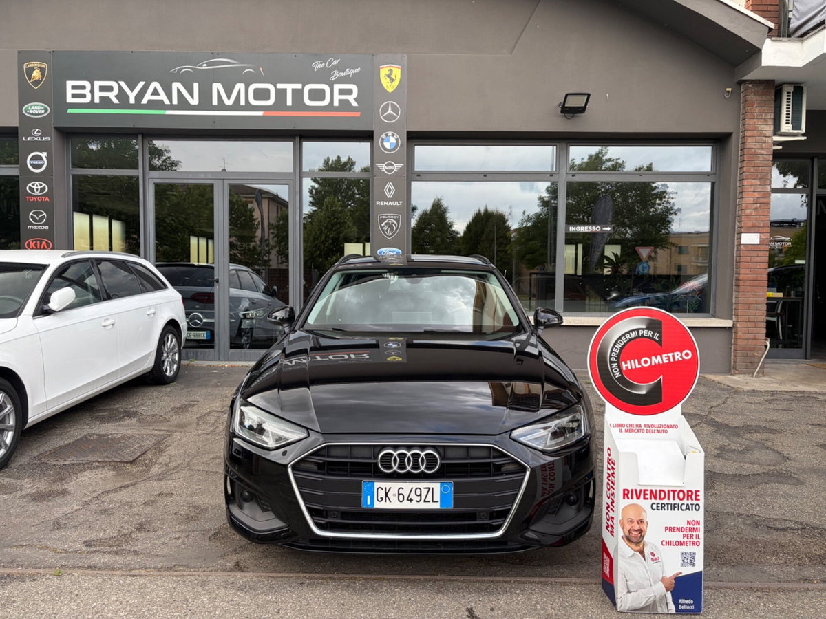 Audi A4 Avant 30 TDI/136 CV S tronic Business Advanced (2)